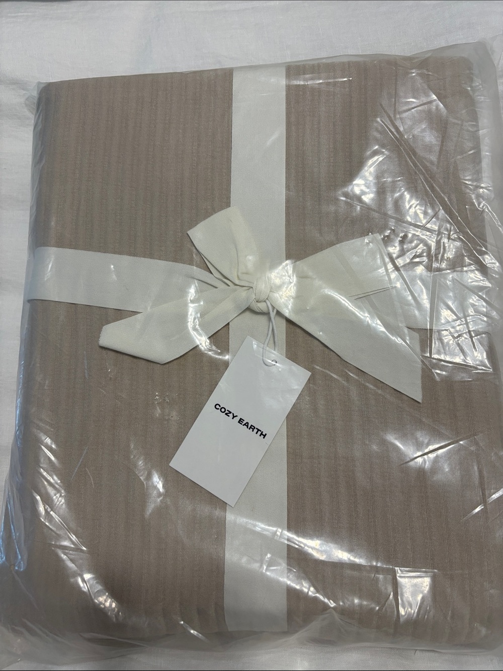 NWT Cozy Earth Queen Bamboo Coverlet - Driftwood Luxury Bedding